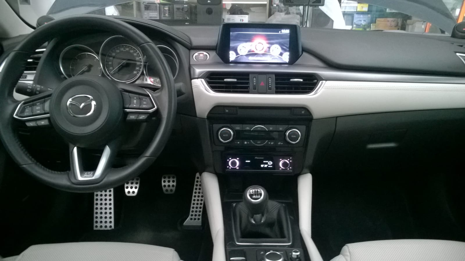 Hi-Fi Car 15